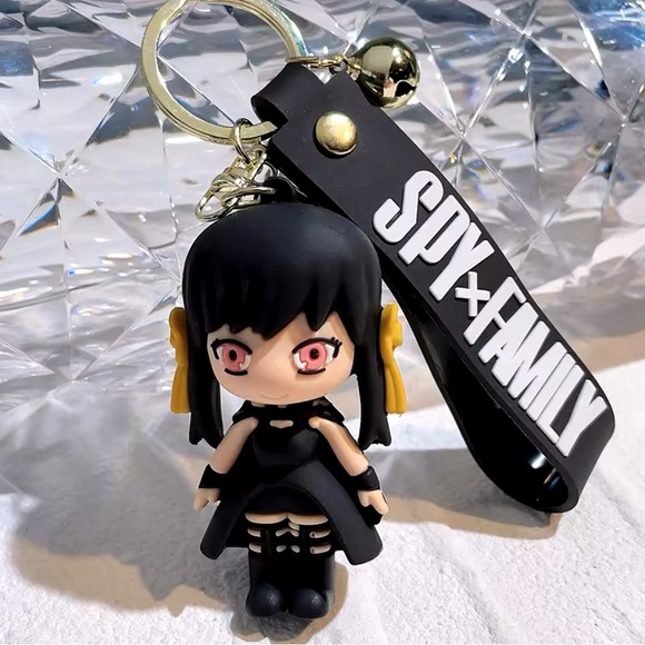 Modern Family Keychains - Picture 3 of 3